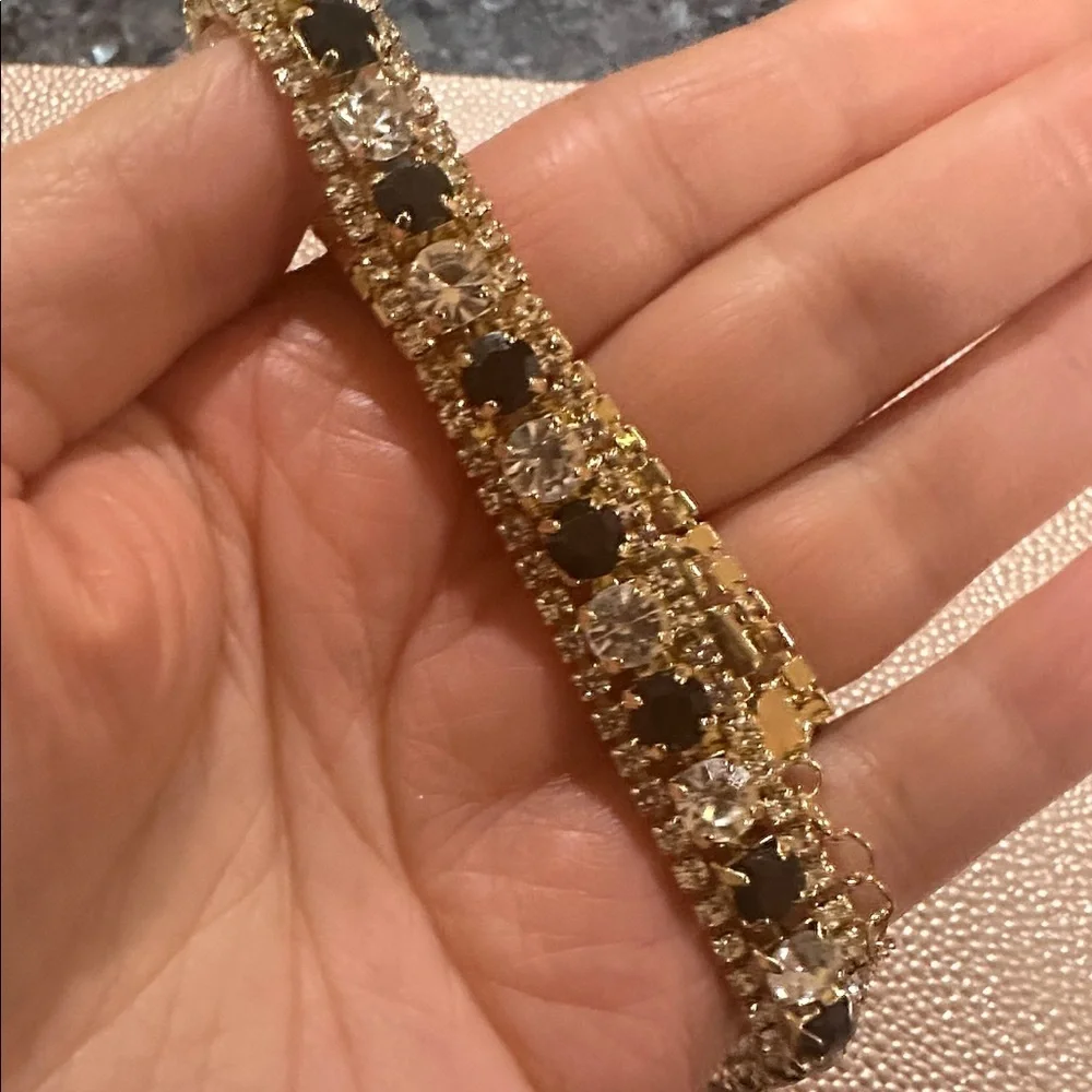 Elegant Black and Gold Jewelry Set